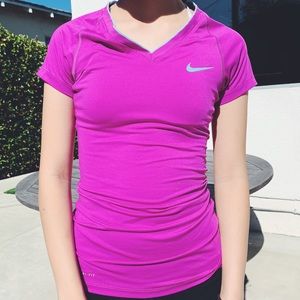 Pink nike pro top🌸🎀💗